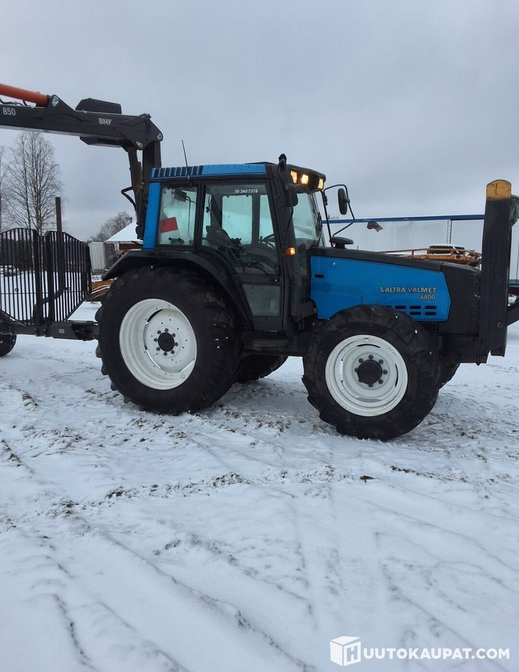 Farm tractor Valmet 6800 + PMF 850 crane + trailer BMF 9T, Leppävirta: picture 6 Farm tractor Valmet 6800 + PMF 850 crane + trailer BMF 9T, Leppävirta: picture 6