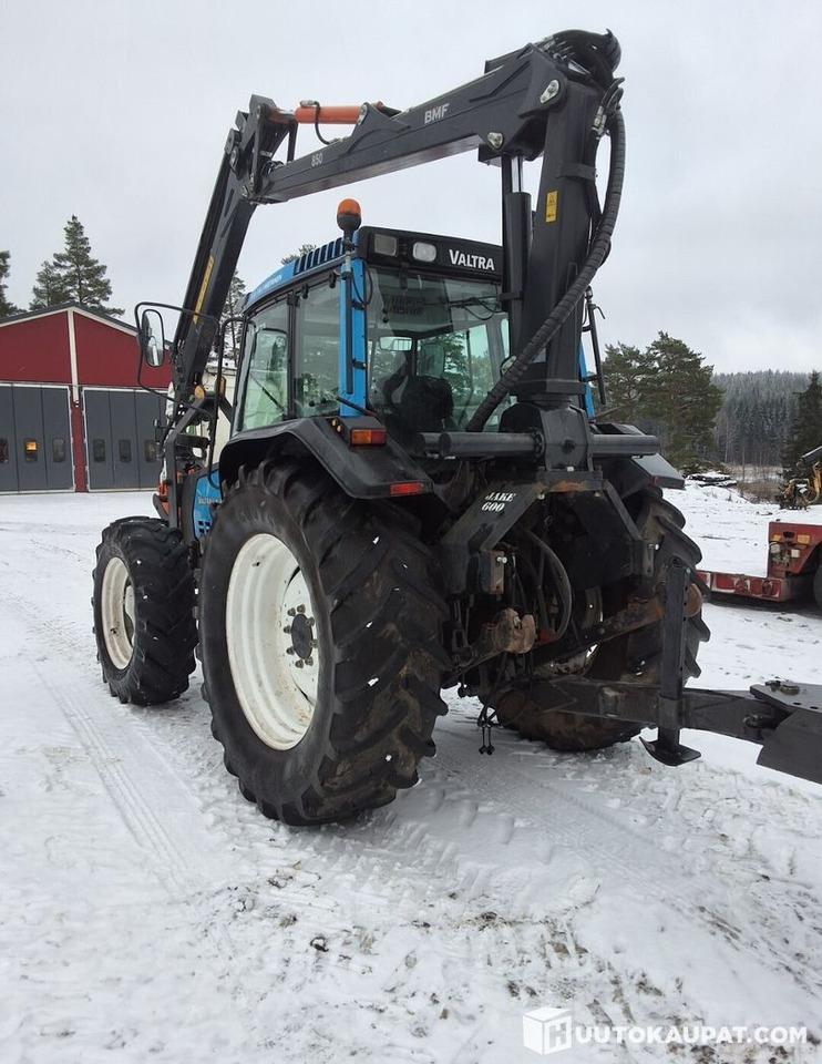 Farm tractor Valmet 6800 + PMF 850 crane + trailer BMF 9T, Leppävirta: picture 19 Farm tractor Valmet 6800 + PMF 850 crane + trailer BMF 9T, Leppävirta: picture 19