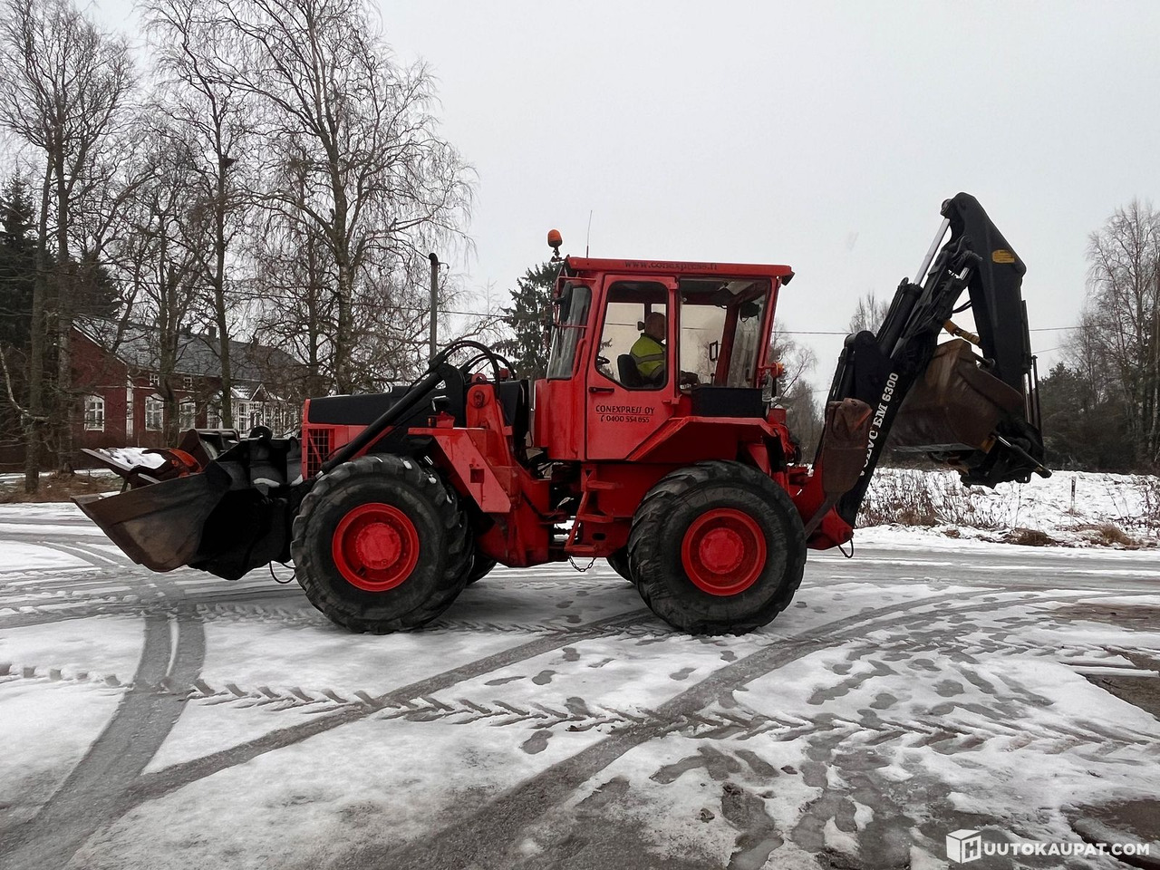 Volvo BM 6300, traktorikaivuri pyörittäjällä ja runsailla lisävarusteilla, 1987, Marttila - Backhoe loader: picture 4 Volvo BM 6300, traktorikaivuri pyörittäjällä ja runsailla lisävarusteilla, 1987, Marttila - Backhoe loader: picture 4
