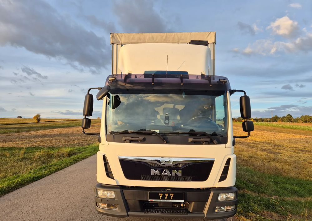 MAN TGL 12.250 6.2m 7.6m HAK AUTOMAT KLIMA 12000kg ESP EURO 6 mega / TOP STAN / okazja nauka jazdy MOŻLIWOŚĆ DOSTOSOWANIA elka - Curtainsider truck: picture 3 MAN TGL 12.250 6.2m 7.6m HAK AUTOMAT KLIMA 12000kg ESP EURO 6 mega / TOP STAN / okazja nauka jazdy MOŻLIWOŚĆ DOSTOSOWANIA elka - Curtainsider truck: picture 3