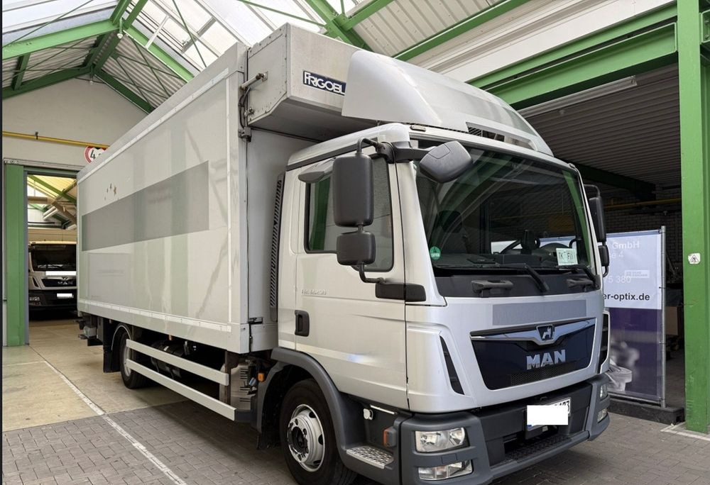 MAN TGL 12.250 6.3m AUTOMAT KLIMA z Niemiec ESP EURO 6 / 4.3 rozstaw / Chlodnia FRIGOBLOCK / TOP STAN / okazja nauka jazdy MOŻLIWOŚĆ DOSTOSOWANIA 12t - Refrigerator truck: picture 1 MAN TGL 12.250 6.3m AUTOMAT KLIMA z Niemiec ESP EURO 6 / 4.3 rozstaw / Chlodnia FRIGOBLOCK / TOP STAN / okazja nauka jazdy MOŻLIWOŚĆ DOSTOSOWANIA 12t - Refrigerator truck: picture 1