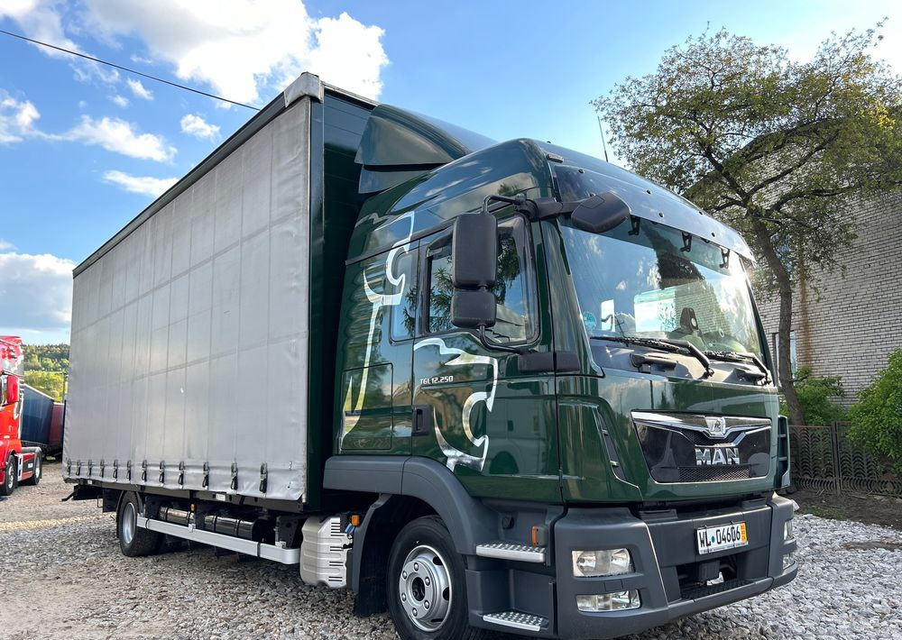 MAN TGL 12.250 GLOB UNIKAT z Niemiec BDF firanka / AUTOMAT HAK / EURO 6 / BDF 7.40 wysoki / MICHELIN 80% - Curtainsider truck: picture 1 MAN TGL 12.250 GLOB UNIKAT z Niemiec BDF firanka / AUTOMAT HAK / EURO 6 / BDF 7.40 wysoki / MICHELIN 80% - Curtainsider truck: picture 1