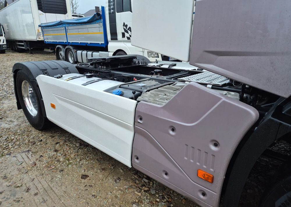 Renault HIGH GAMA T480 2019 SALON PL VIN: KD ! 13l STANDARD STANDARD / KLIMA POSTOJOWA / FULL OPCJA / T520 T440 / TOP STAN GAMA T - Tractor unit: picture 5 Renault HIGH GAMA T480 2019 SALON PL VIN: KD ! 13l STANDARD STANDARD / KLIMA POSTOJOWA / FULL OPCJA / T520 T440 / TOP STAN GAMA T - Tractor unit: picture 5