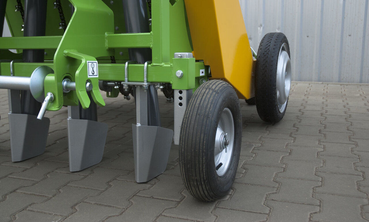 Bomet S290/1 do warzyw 4 rzędowa Gemma - Potato planter: picture 4 Bomet S290/1 do warzyw 4 rzędowa Gemma - Potato planter: picture 4