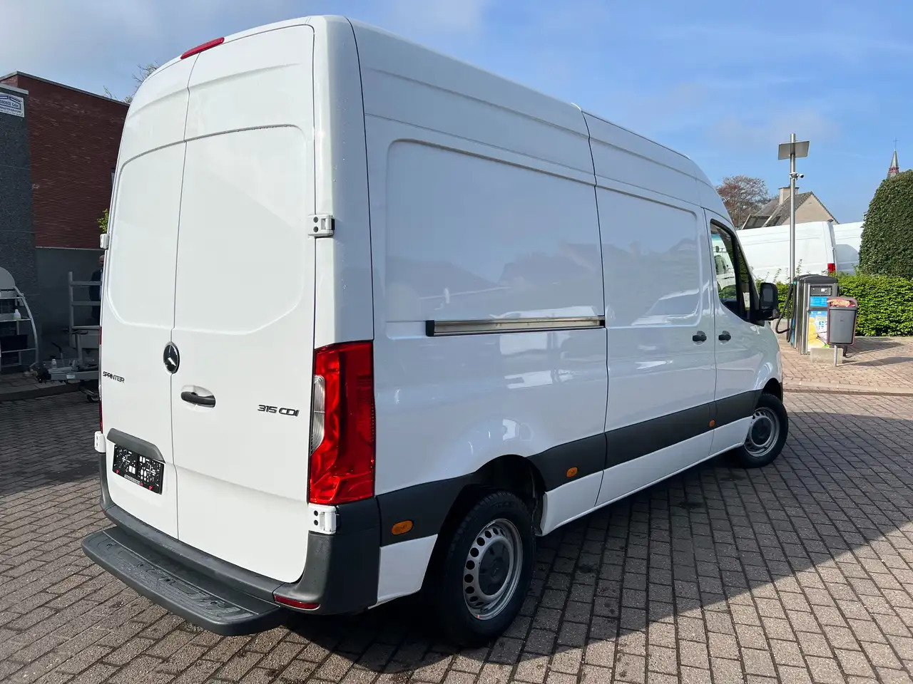 Mercedes-Benz Sprinter 315 L2H2 FWD (27.000€ex) MBUX|CARPLAY - Panel van: picture 4 Mercedes-Benz Sprinter 315 L2H2 FWD (27.000€ex) MBUX|CARPLAY - Panel van: picture 4