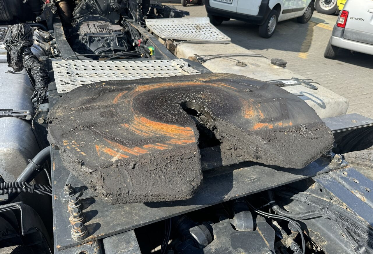 IVECO STRALIS HI-WAY XP 2017 ROK truck - Fifth wheel coupling for Truck: picture 4 IVECO STRALIS HI-WAY XP 2017 ROK truck - Fifth wheel coupling for Truck: picture 4