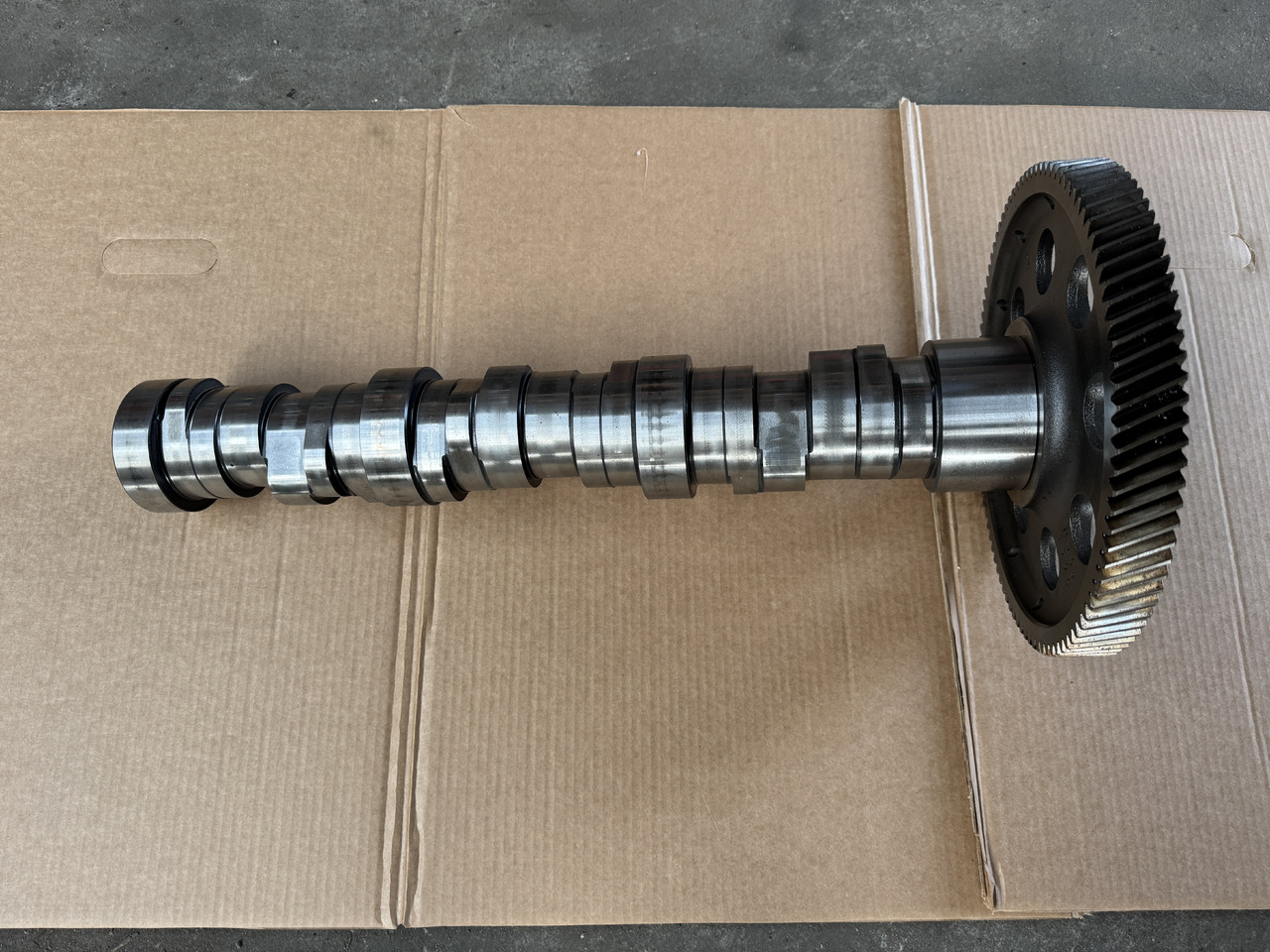 Mercedes Actros MP 2 MP 3 - Camshaft: picture 1 Mercedes Actros MP 2 MP 3 - Camshaft: picture 1