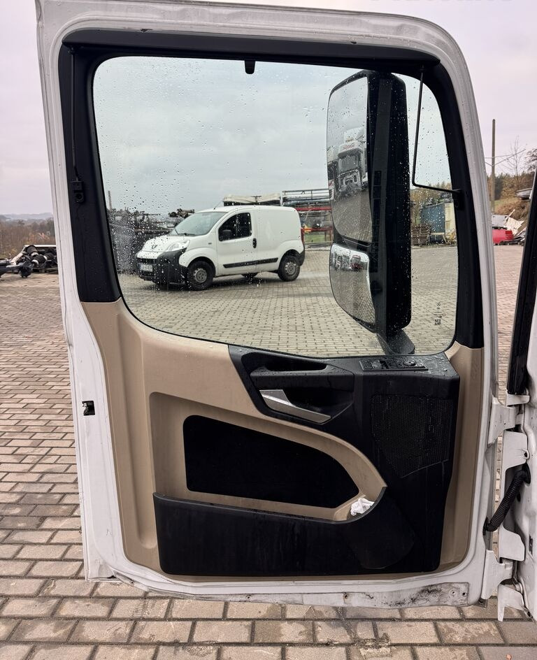 Mercedes-Benz ACTROS MP 4 LEWE truck - Door and parts for Truck: picture 3 Mercedes-Benz ACTROS MP 4 LEWE truck - Door and parts for Truck: picture 3