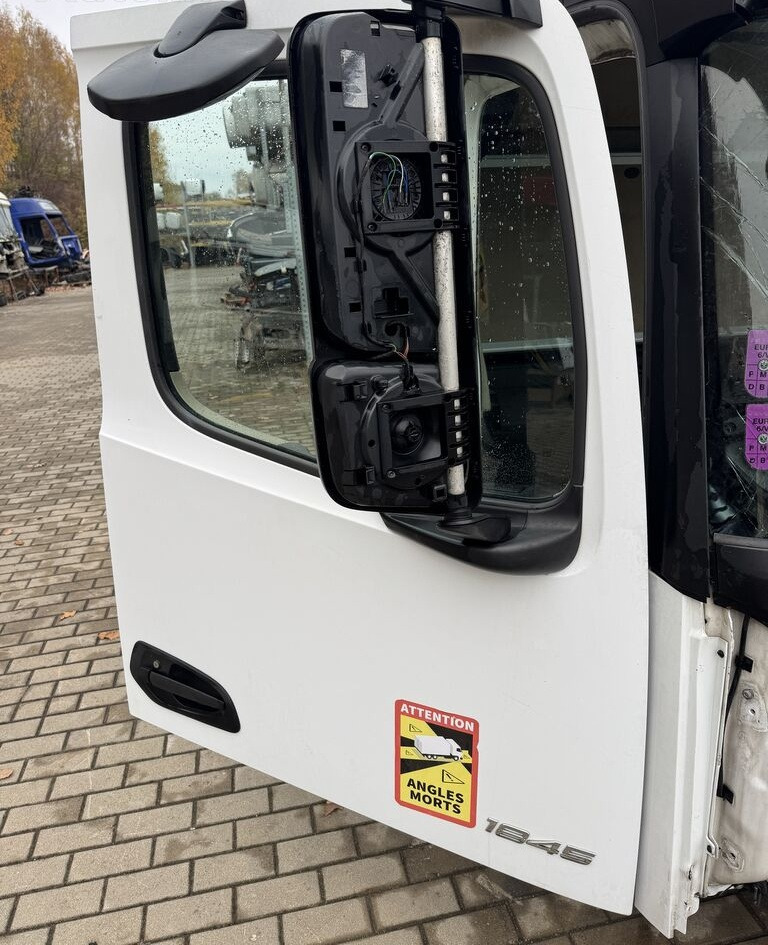 Mercedes-Benz ACTROS MP 4 PRAWE truck - Door and parts for Truck: picture 1 Mercedes-Benz ACTROS MP 4 PRAWE truck - Door and parts for Truck: picture 1