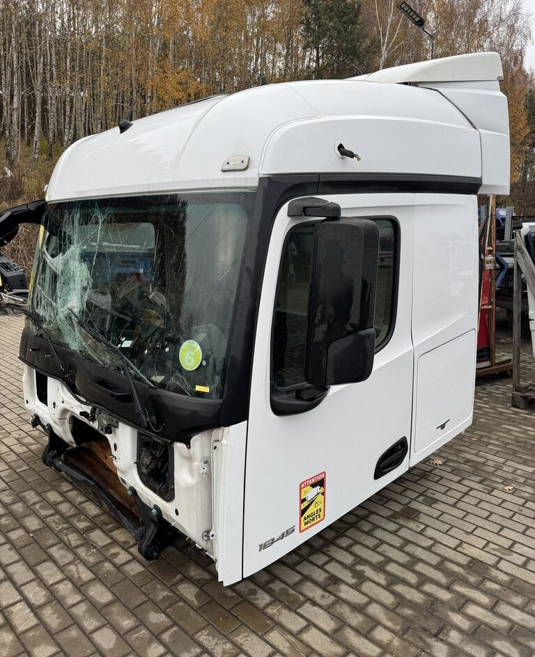 Mercedes-Benz ACTROS MP 4 STREAM SPACE truck - Cab for Truck: picture 3 Mercedes-Benz ACTROS MP 4 STREAM SPACE truck - Cab for Truck: picture 3