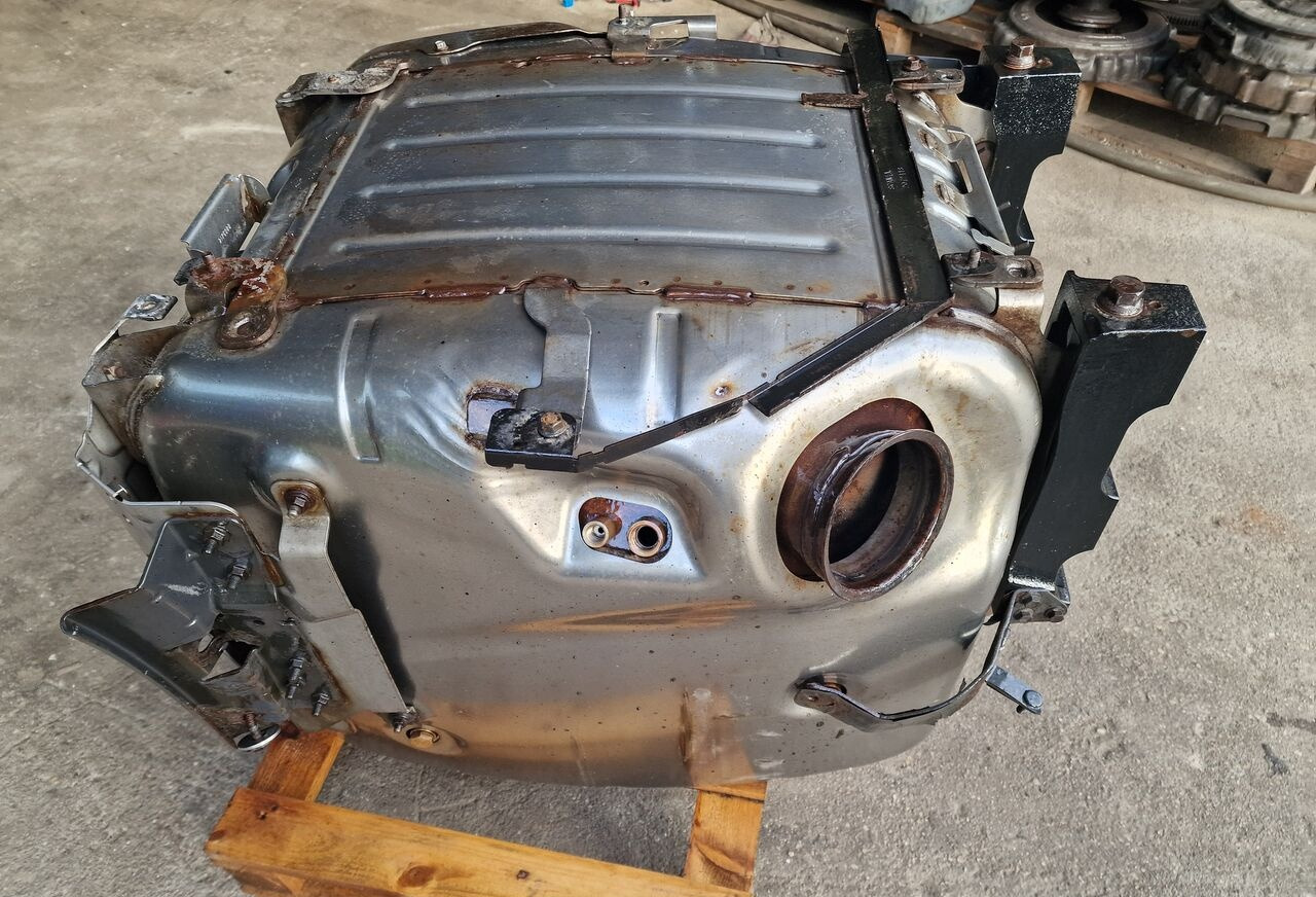 Scania Katalizator DPF R XPI Euro 6 DC13 2164453 2158333 Scania R XPI 410 Euro 6 DC13 2164453 2158333 truck - Muffler for Truck: picture 1 Scania Katalizator DPF R XPI Euro 6 DC13 2164453 2158333 Scania R XPI 410 Euro 6 DC13 2164453 2158333 truck - Muffler for Truck: picture 1