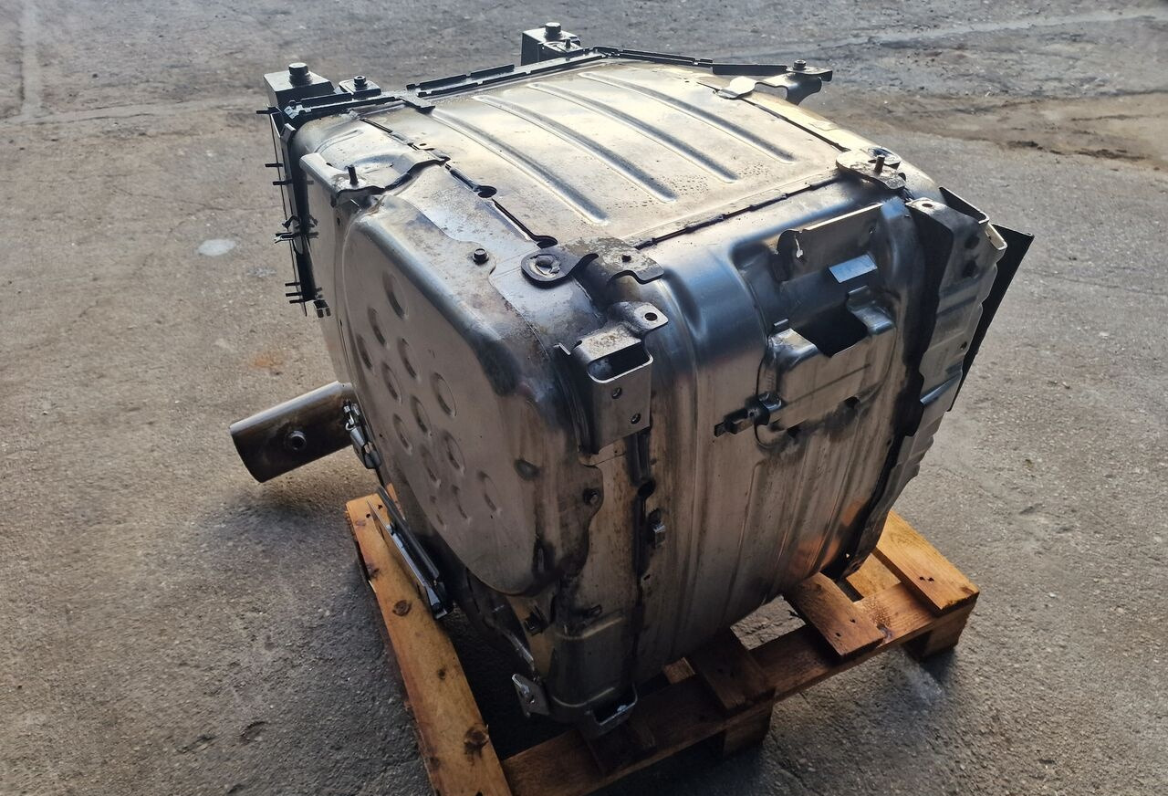 Scania Katalizator DPF R XPI Euro 6 DC13 2164453 2158333 Scania R XPI 410 Euro 6 DC13 2164453 2158333 truck - Muffler for Truck: picture 2 Scania Katalizator DPF R XPI Euro 6 DC13 2164453 2158333 Scania R XPI 410 Euro 6 DC13 2164453 2158333 truck - Muffler for Truck: picture 2