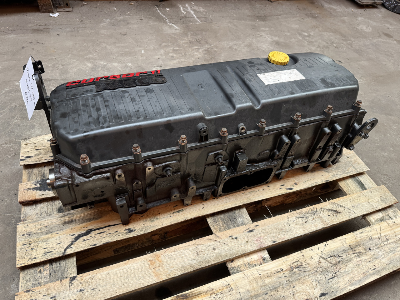 IVECO STRALIS HI-WAY E6 XP - Spare parts: picture 3 IVECO STRALIS HI-WAY E6 XP - Spare parts: picture 3