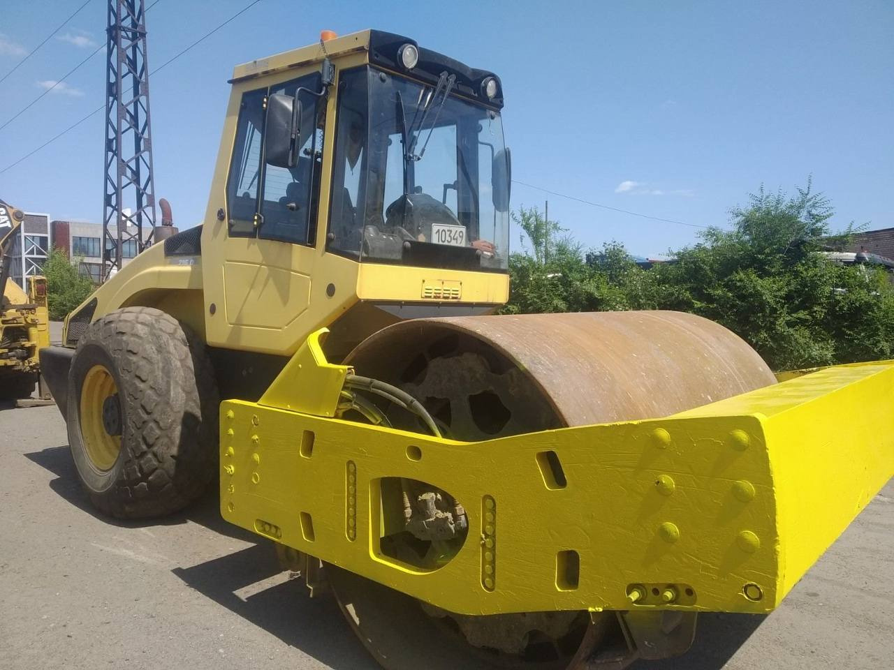 BOMAG BW 216 DH-4 - Compactor: picture 1 BOMAG BW 216 DH-4 - Compactor: picture 1