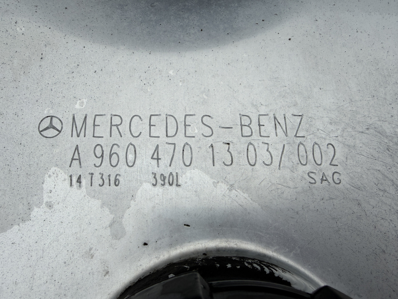 Mercedes Actros MP 4 Antos 390L - Fuel tank: picture 5 Mercedes Actros MP 4 Antos 390L - Fuel tank: picture 5