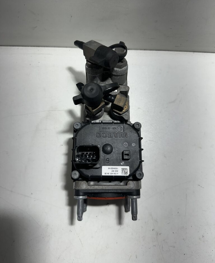 Mercedes-Benz ATEGO ANTOS AROCS A0044313406 - Brake valve for Truck: picture 1 Mercedes-Benz ATEGO ANTOS AROCS A0044313406 - Brake valve for Truck: picture 1