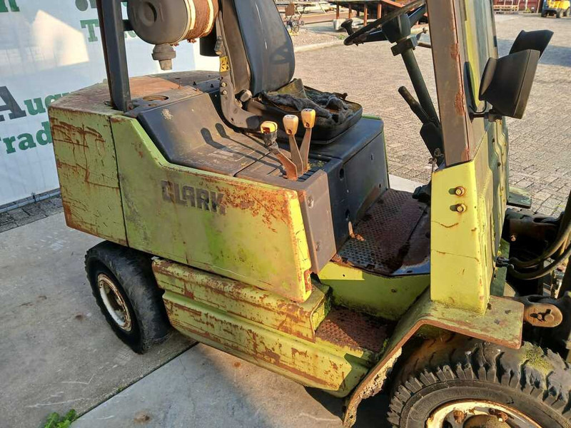 Clark DPS 25 - Diesel forklift: picture 4 Clark DPS 25 - Diesel forklift: picture 4