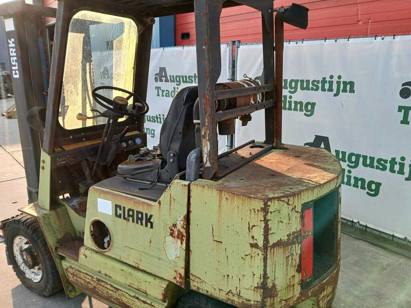 Clark DPS 25 - Diesel forklift: picture 2 Clark DPS 25 - Diesel forklift: picture 2