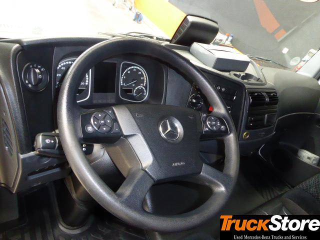 Mercedes-Benz Atego 818 L - Flatbed van: picture 4 Mercedes-Benz Atego 818 L - Flatbed van: picture 4