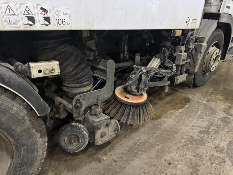 Mercedes Atego 1524 - Road sweeper: picture 5 Mercedes Atego 1524 - Road sweeper: picture 5