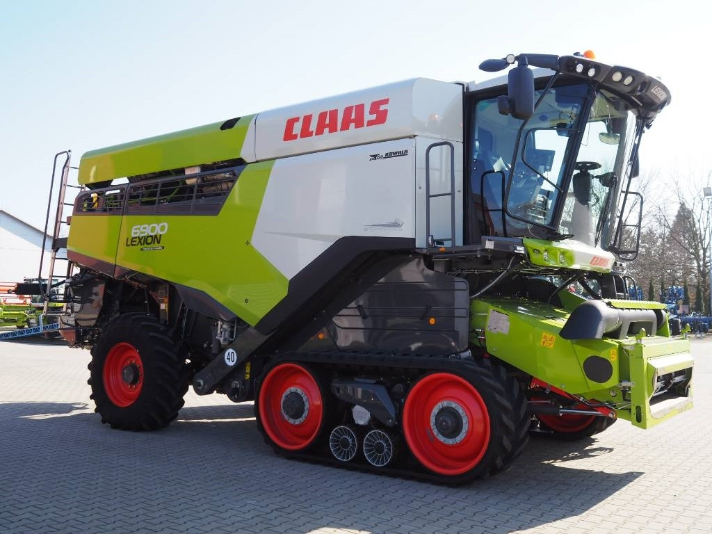 Claas Lexion 6900TT CEMOS + V930 - Combine harvester: picture 4 Claas Lexion 6900TT CEMOS + V930 - Combine harvester: picture 4