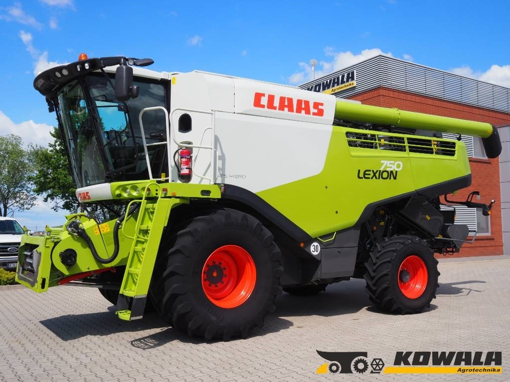 Claas Lexion 750 GPS + V930 - Combine harvester: picture 1 Claas Lexion 750 GPS + V930 - Combine harvester: picture 1