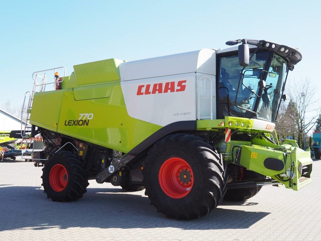 Claas Lexion 770 GPS + V1050 - Combine harvester: picture 4 Claas Lexion 770 GPS + V1050 - Combine harvester: picture 4