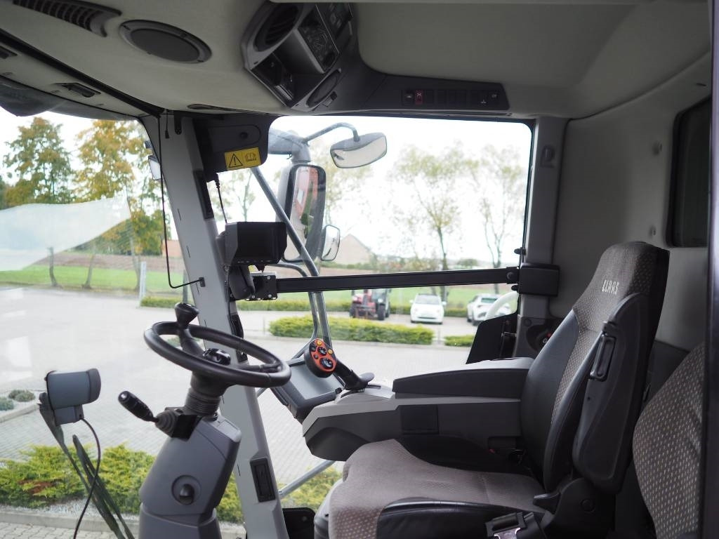 Claas Lexion 770TT 4x4 + V1200  - Combine harvester: picture 5 Claas Lexion 770TT 4x4 + V1200  - Combine harvester: picture 5