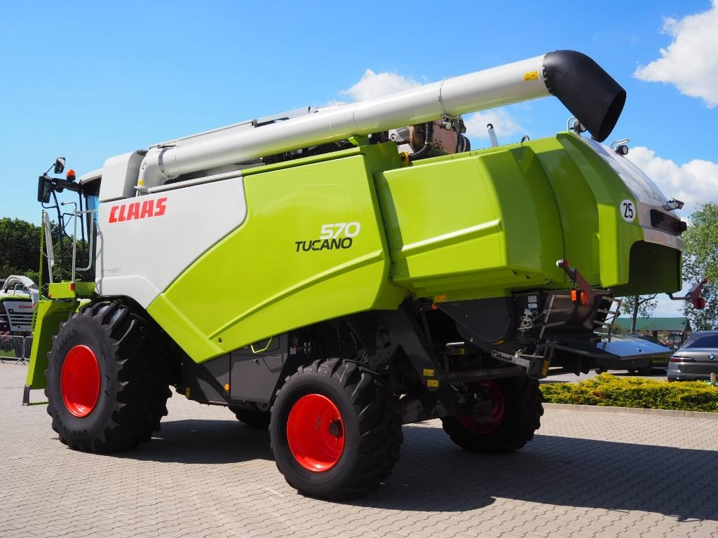 Claas Tucano 570 + V770 - Combine harvester: picture 2 Claas Tucano 570 + V770 - Combine harvester: picture 2