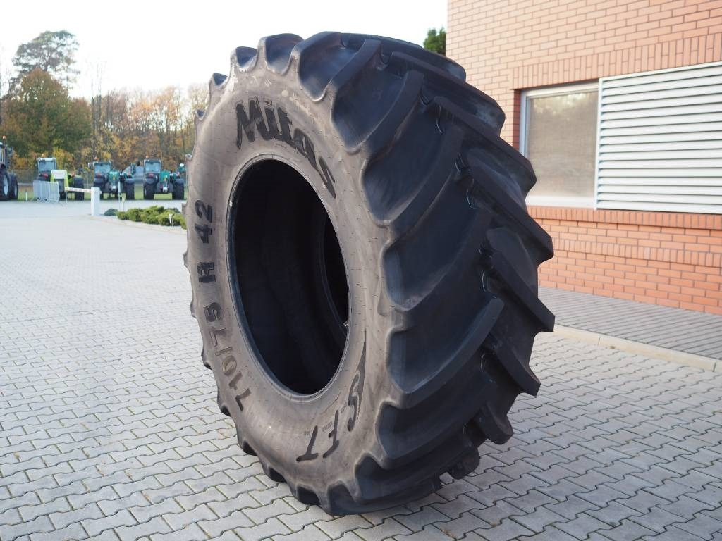 Mitas SFT 710/75 R42  - Tire for Agricultural machinery: picture 3 Mitas SFT 710/75 R42  - Tire for Agricultural machinery: picture 3