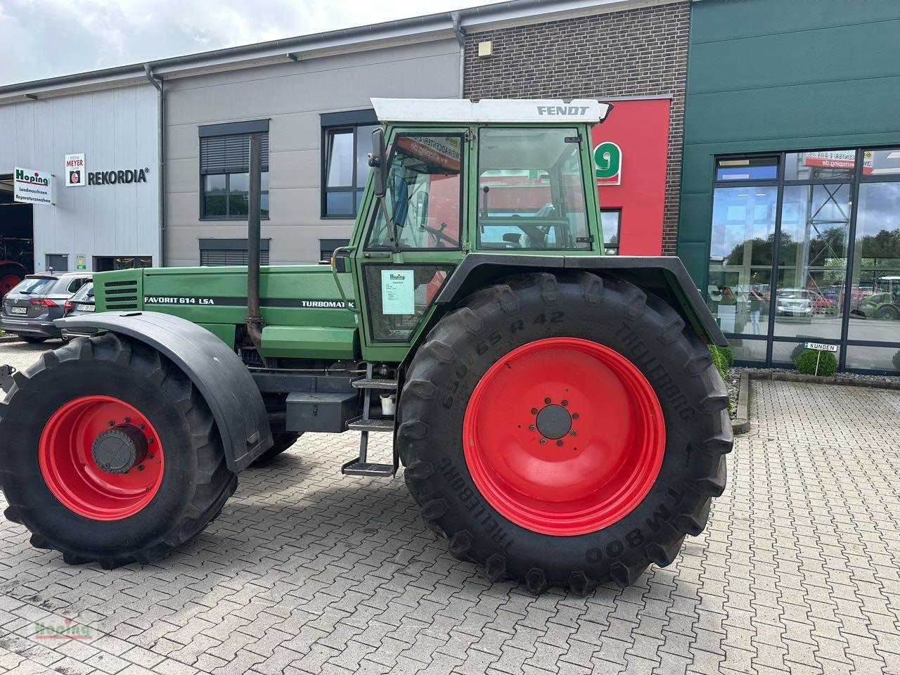 Farm tractor Fendt Favorit 614 LSA Turbomatik: picture 14 Farm tractor Fendt Favorit 614 LSA Turbomatik: picture 14