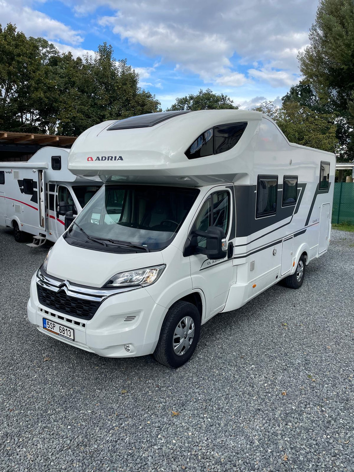 ADRIA Coral XL 670 - Alcove motorhome: picture 3 ADRIA Coral XL 670 - Alcove motorhome: picture 3