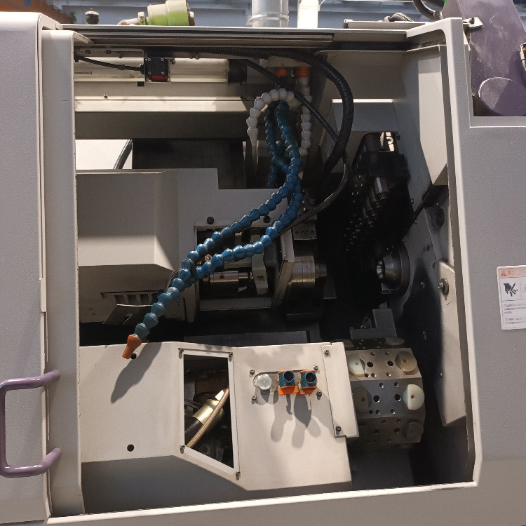Tornio a fantina mobile a 9 assi Cnc Citizen M32-III - Metal lathe: picture 2 Tornio a fantina mobile a 9 assi Cnc Citizen M32-III - Metal lathe: picture 2