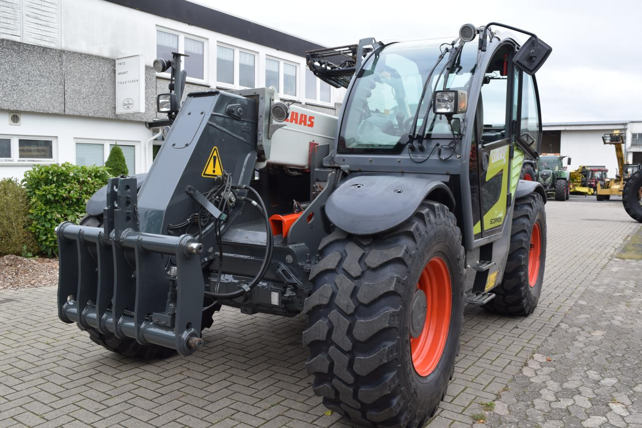 CLAAS SCORPION 7044 - Telescopic handler: picture 2 CLAAS SCORPION 7044 - Telescopic handler: picture 2