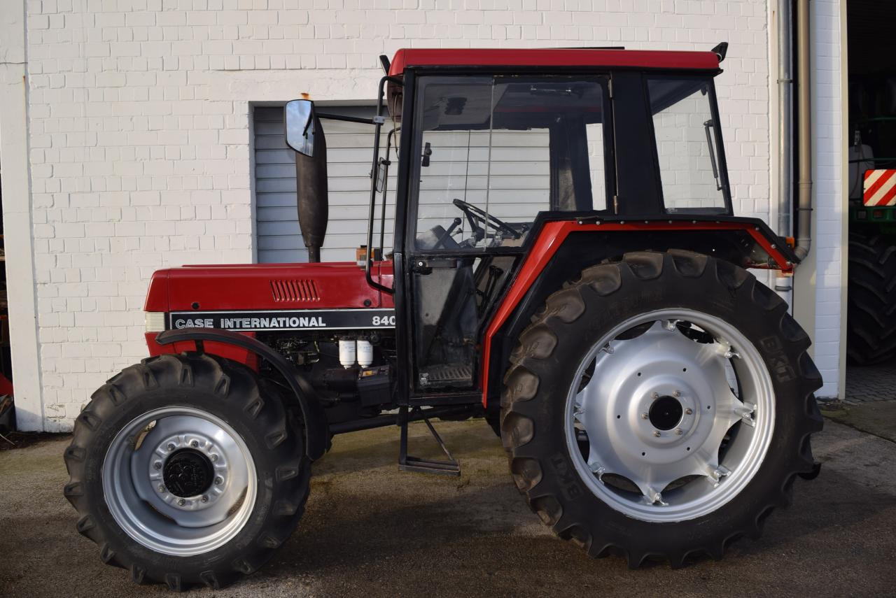 Case-IH 840 - Farm tractor: picture 2 Case-IH 840 - Farm tractor: picture 2
