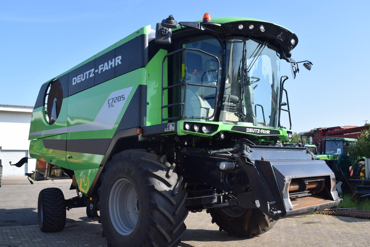 Deutz-Fahr C 7205 TS - Combine harvester: picture 4 Deutz-Fahr C 7205 TS - Combine harvester: picture 4