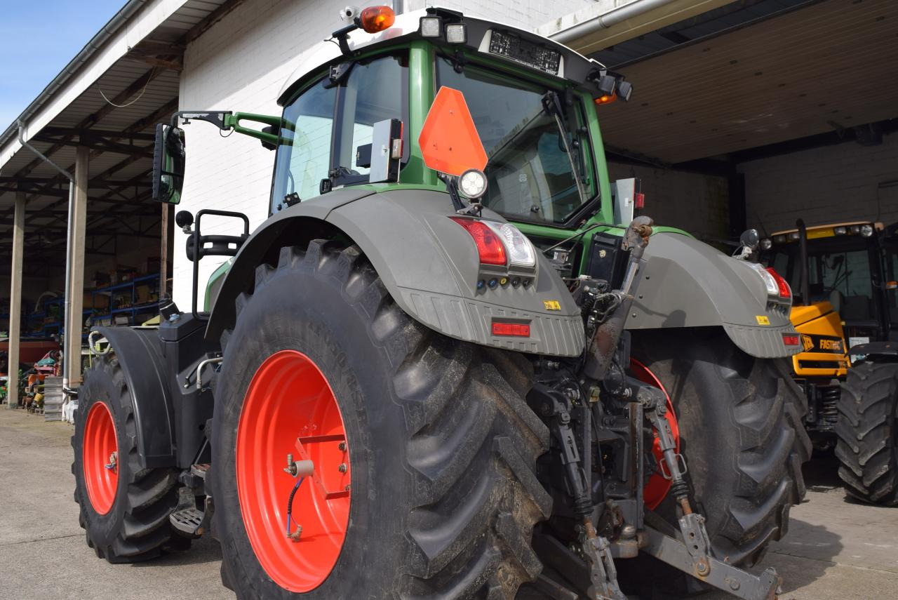 Fendt 826 Vario ProfiPlus, - Farm tractor: picture 5 Fendt 826 Vario ProfiPlus, - Farm tractor: picture 5