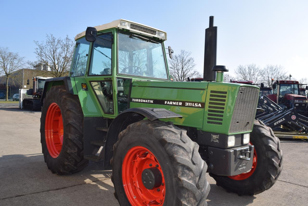 Fendt Farmer 311 LSA - Farm tractor: picture 1 Fendt Farmer 311 LSA - Farm tractor: picture 1