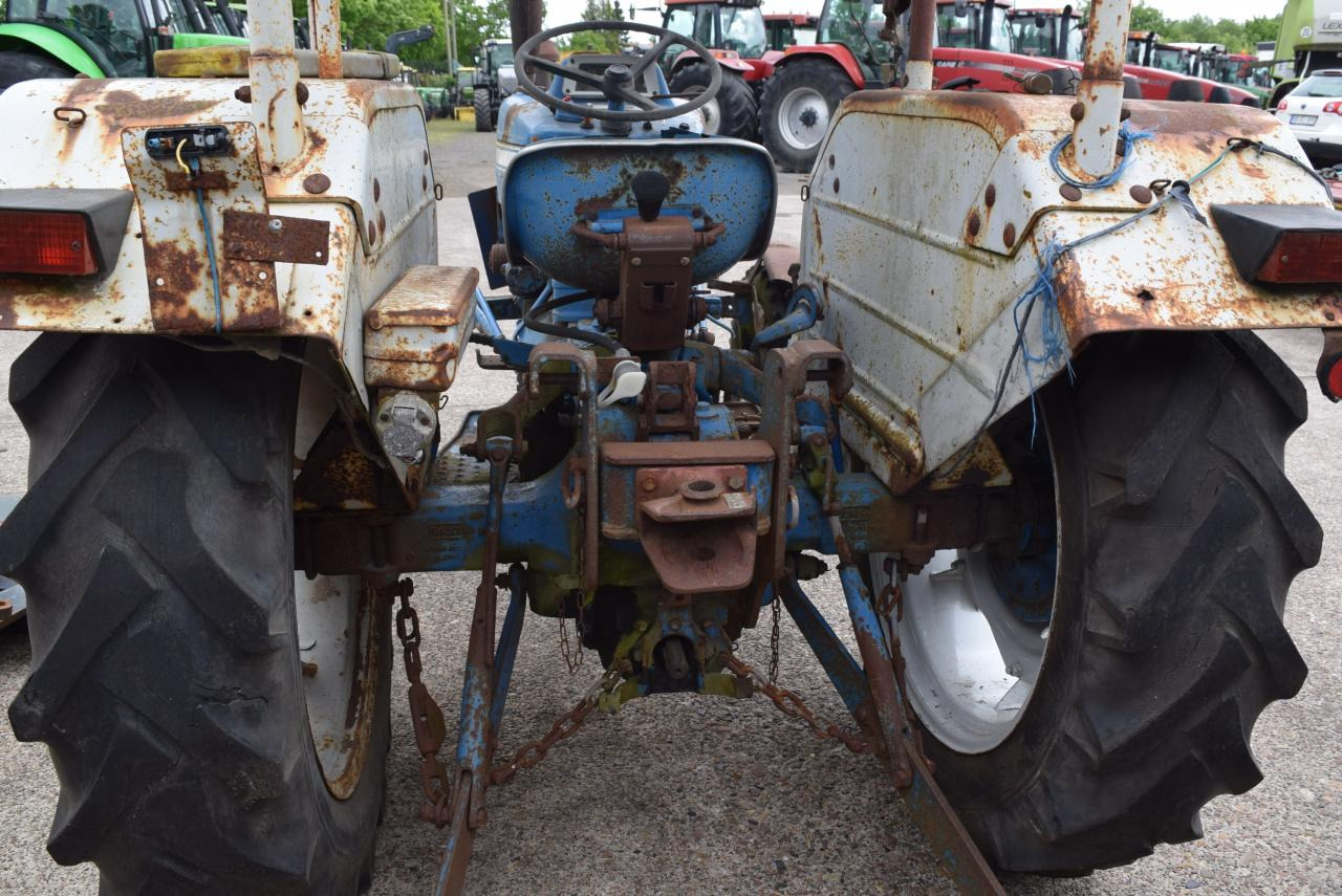Ford 2000 - Farm tractor: picture 4 Ford 2000 - Farm tractor: picture 4