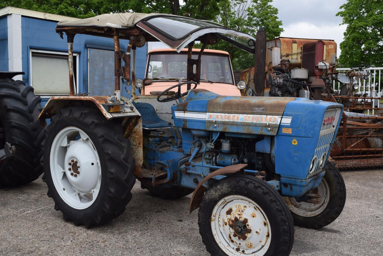 Ford 2000 - Farm tractor: picture 1 Ford 2000 - Farm tractor: picture 1