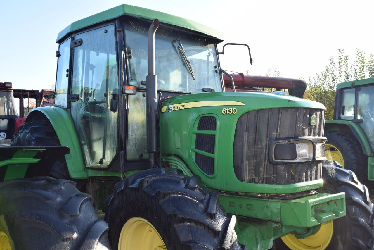 John Deere 6130 - Farm tractor: picture 2 John Deere 6130 - Farm tractor: picture 2