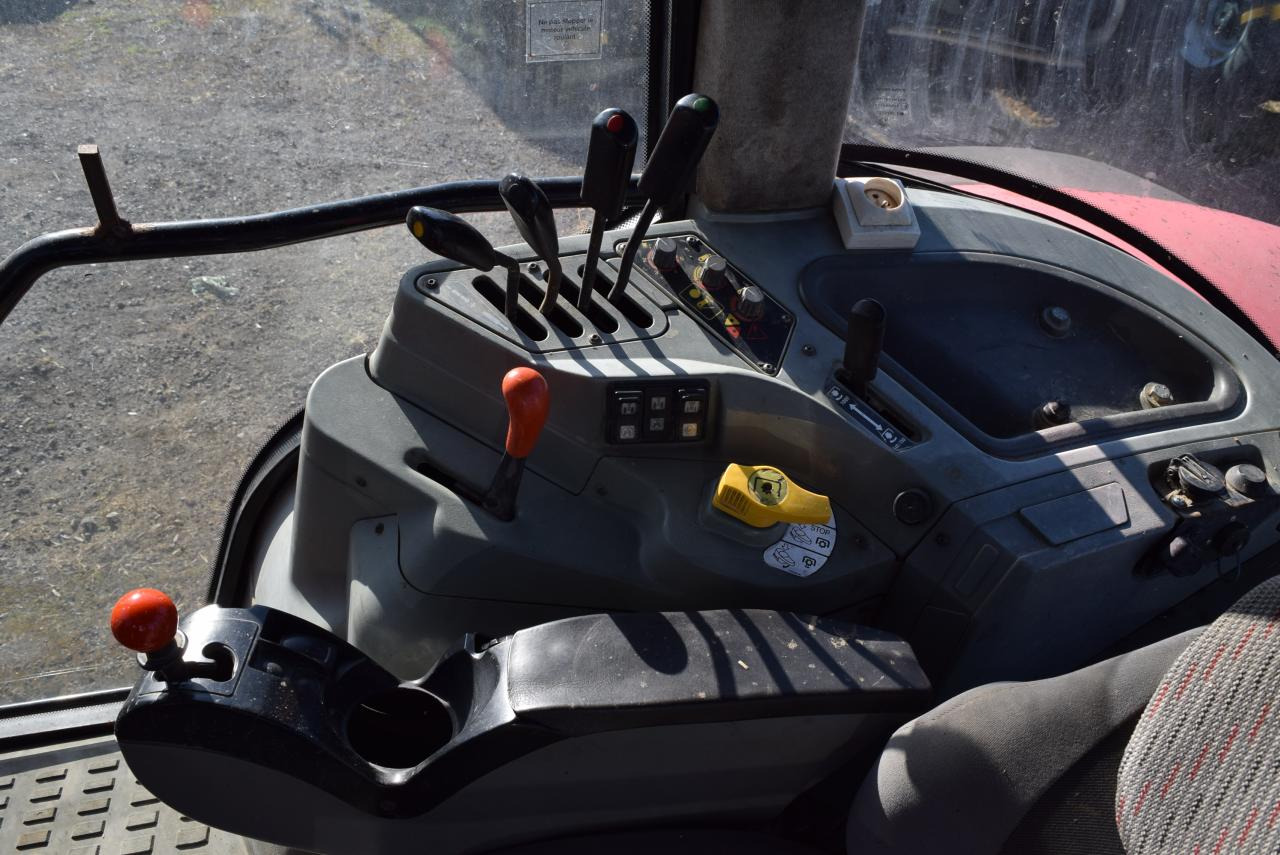 Farm tractor Massey Ferguson MF 8250: picture 8