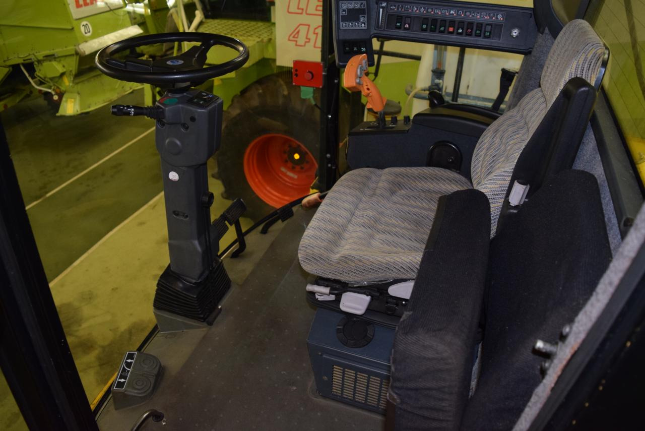 Forage harvester New Holland FX 40: picture 8
