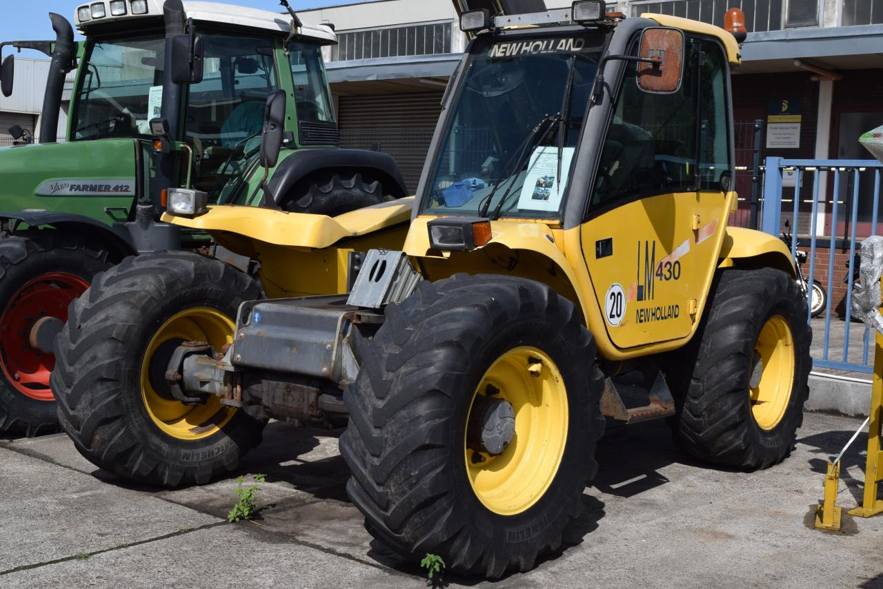 New Holland LM 430 - Telescopic handler: picture 1 New Holland LM 430 - Telescopic handler: picture 1