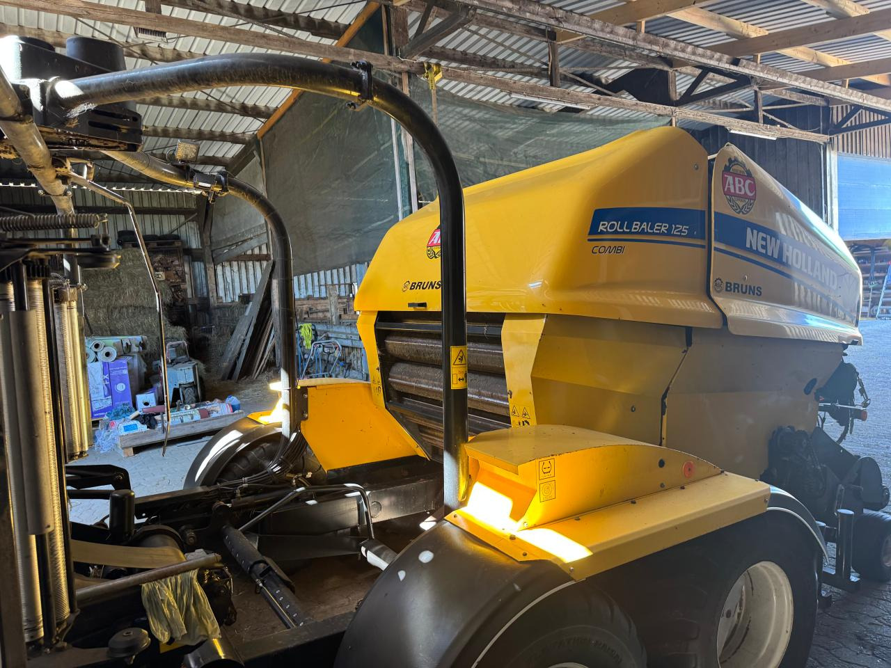New Holland Rooll Baler 125 Combi - Round baler: picture 5 New Holland Rooll Baler 125 Combi - Round baler: picture 5