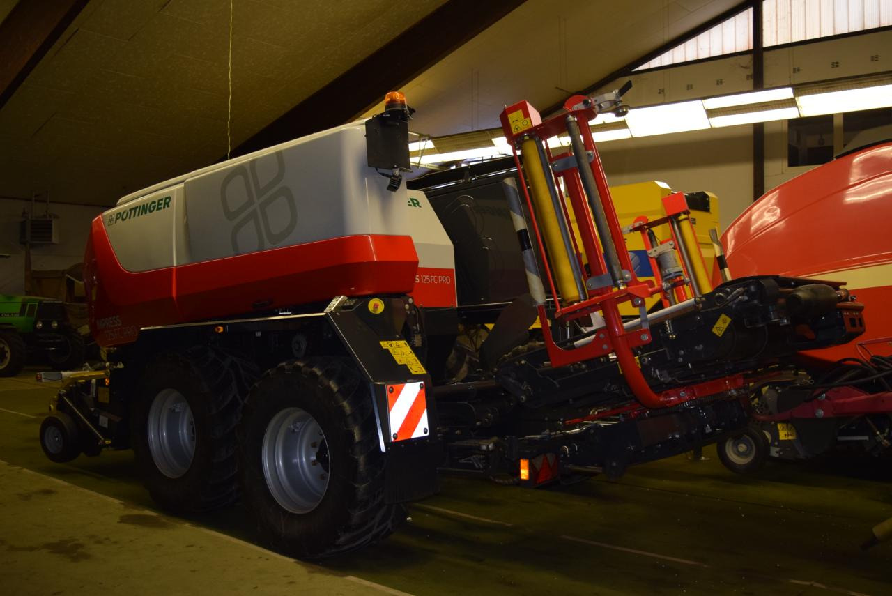 Pöttinger Impress 125 FC Pro *Press-Wickelkombinationen* - Round baler: picture 5 Pöttinger Impress 125 FC Pro *Press-Wickelkombinationen* - Round baler: picture 5