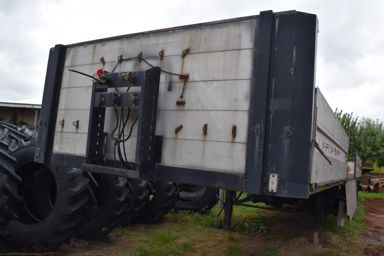 Wielton PTS 34.100 - Curtainsider trailer: picture 2 Wielton PTS 34.100 - Curtainsider trailer: picture 2