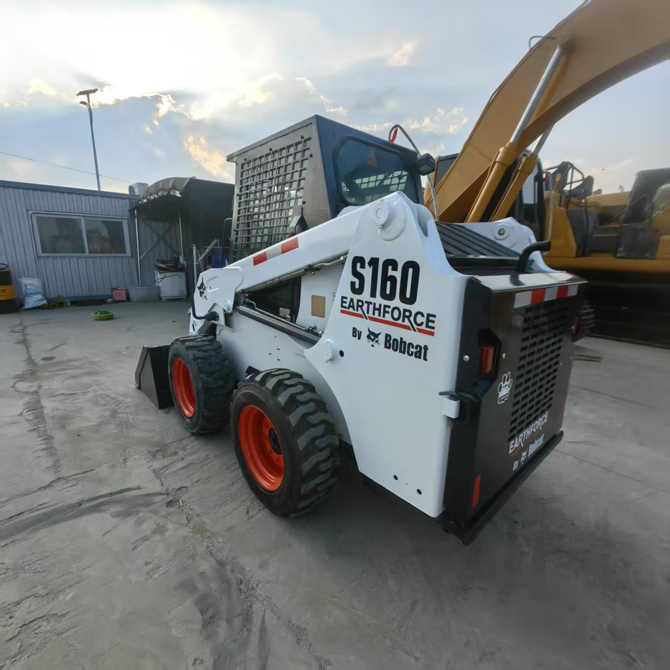 BOBCAT S160 - Skid steer loader: picture 2 BOBCAT S160 - Skid steer loader: picture 2