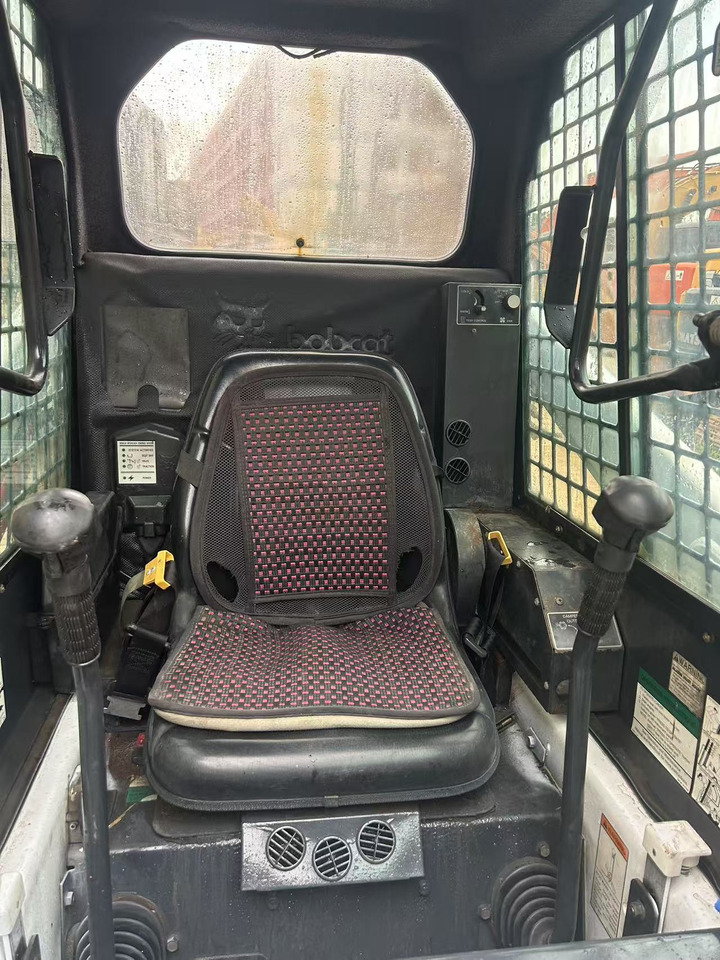 Bobcat S130 - Skid steer loader: picture 2 Bobcat S130 - Skid steer loader: picture 2