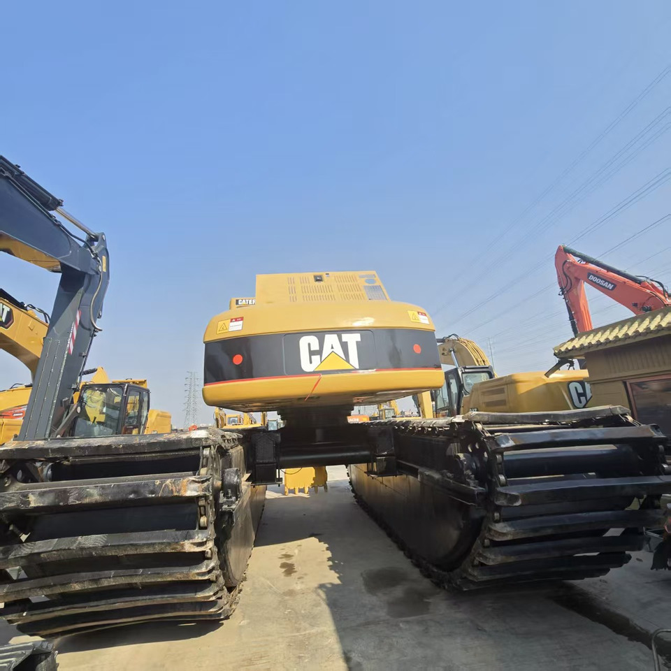 CATERPILLAR 320DL - Amphibious excavator: picture 5 CATERPILLAR 320DL - Amphibious excavator: picture 5